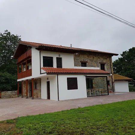 여관 Albarcas La Cavada